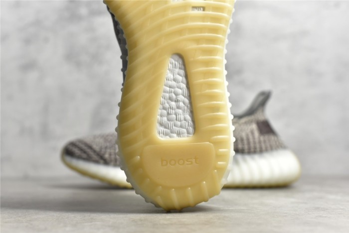 Yeezy 350 Boost V2 shoes XM 053 03