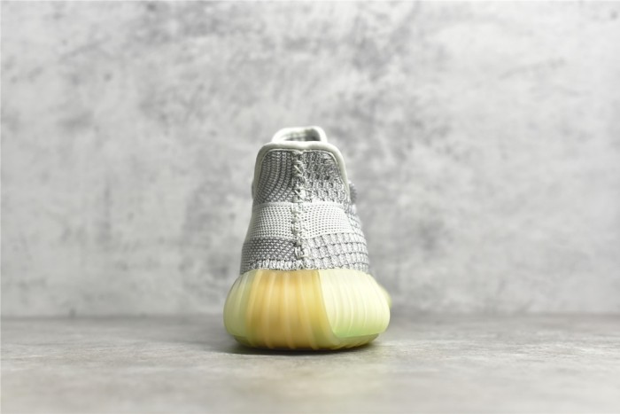 Yeezy 350 Boost V2 shoes XM 053 04