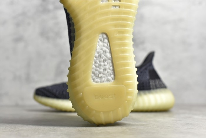 Yeezy 350 Boost V2 shoes XM 053 03