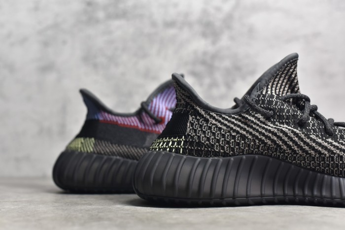 Yeezy 350 Boost V2 shoes XM 053 02