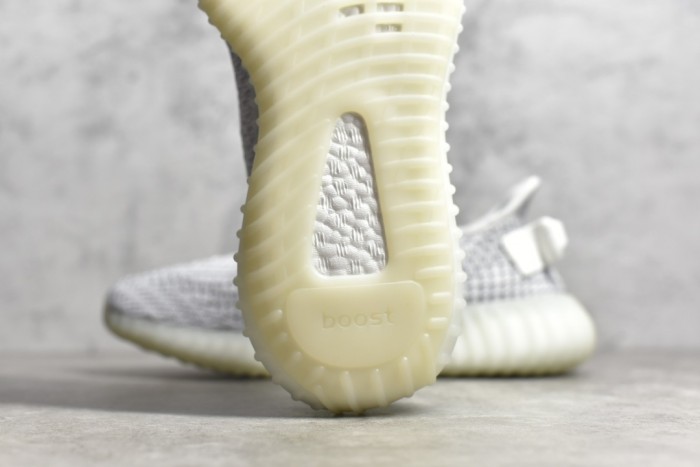 Yeezy 350 Boost V2 shoes XM 053 02