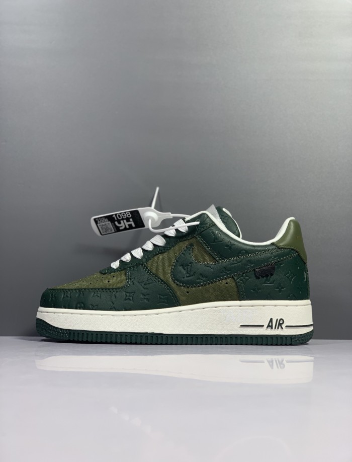 LouisVuitton x Air Force 1 shoes XM 093 01