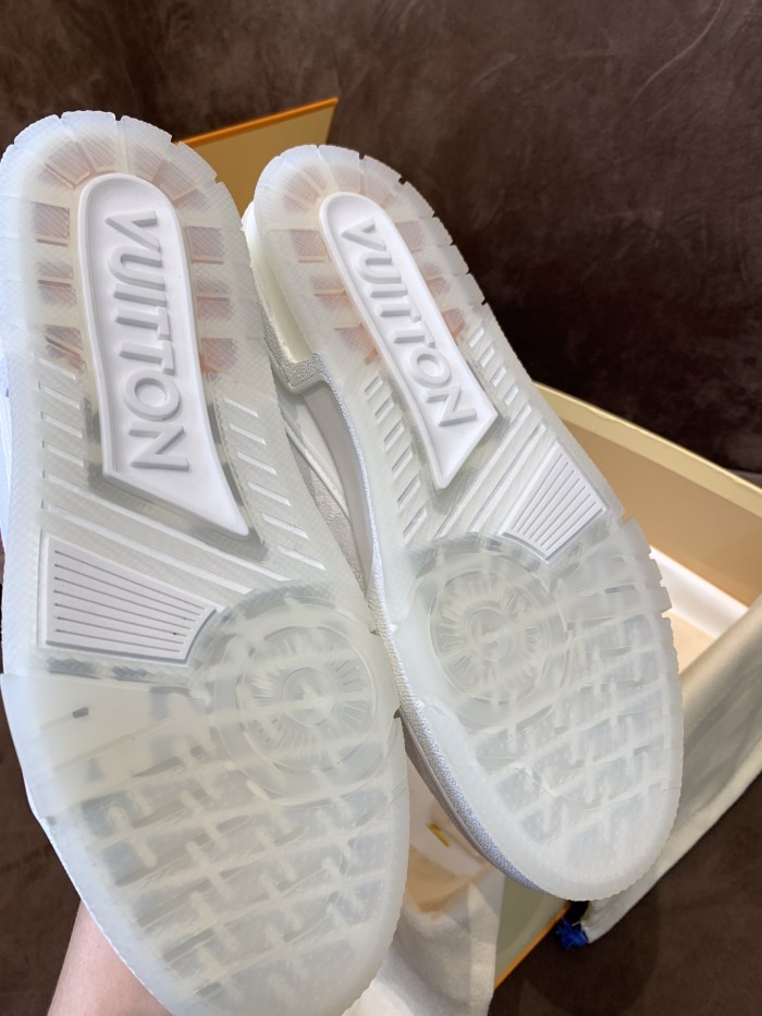 LV 001 Casual shoes XM 024