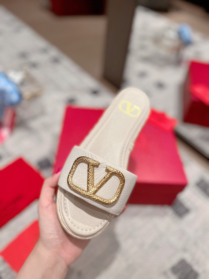 Valentino shoes 011 XM 042