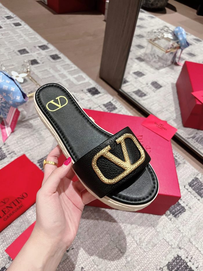Valentino shoes 011 XM 042