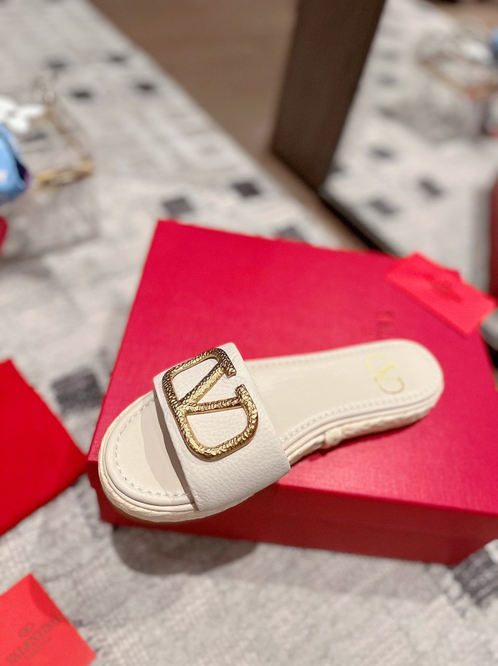 Valentino shoes 011 XM 042