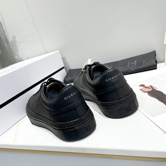 GIVENCHY 007 Casual shoes XM 003