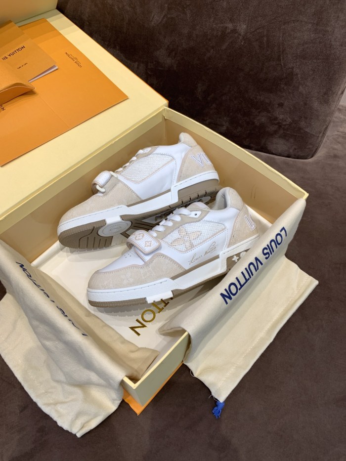 LV 003 Casual shoes XM 024