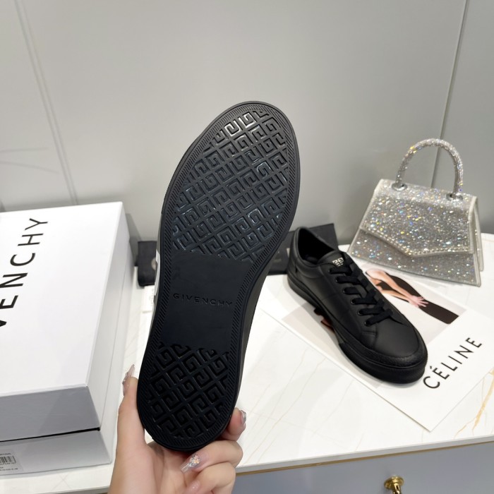 GIVENCHY 005 Casual shoes XM 023