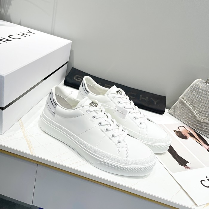 GIVENCHY 007 Casual shoes XM 003