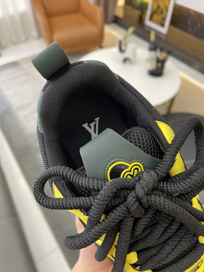 LV 004 Casual shoes XM 024