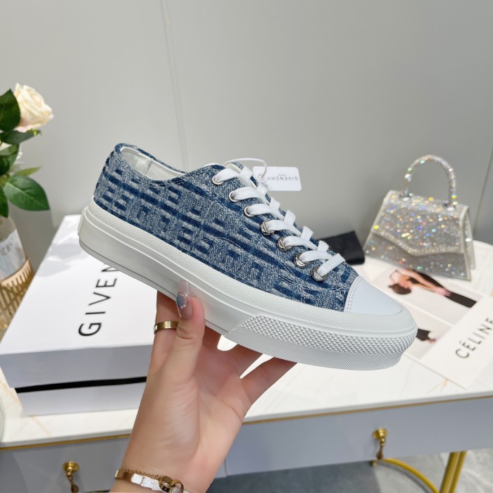 GIVENCHY 006 Casual shoes XM 003