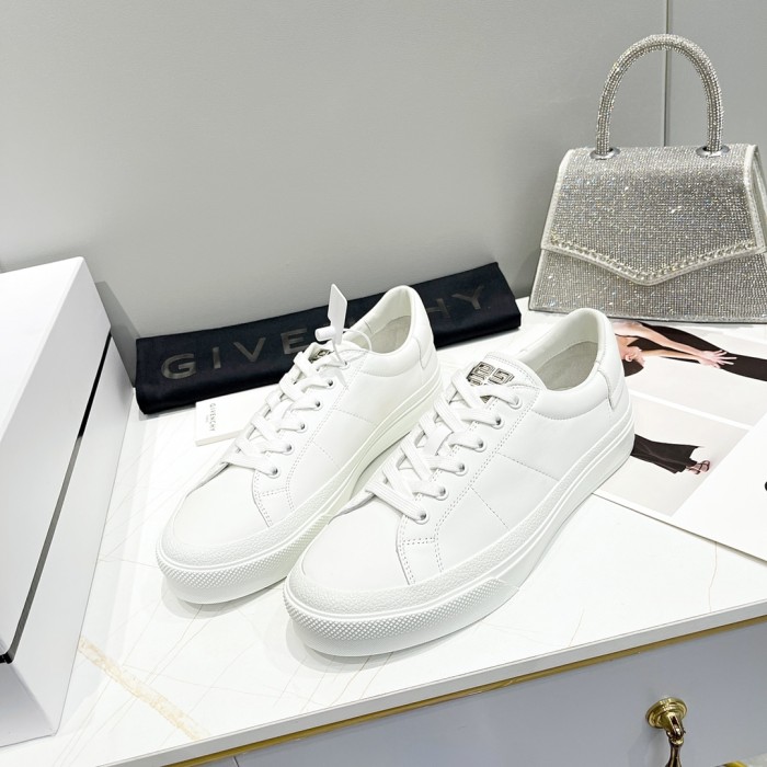 GIVENCHY 007 Casual shoes XM 003