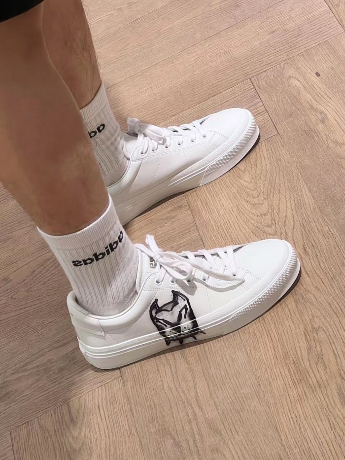 GIVENCHY 004 Casual shoes XM 023