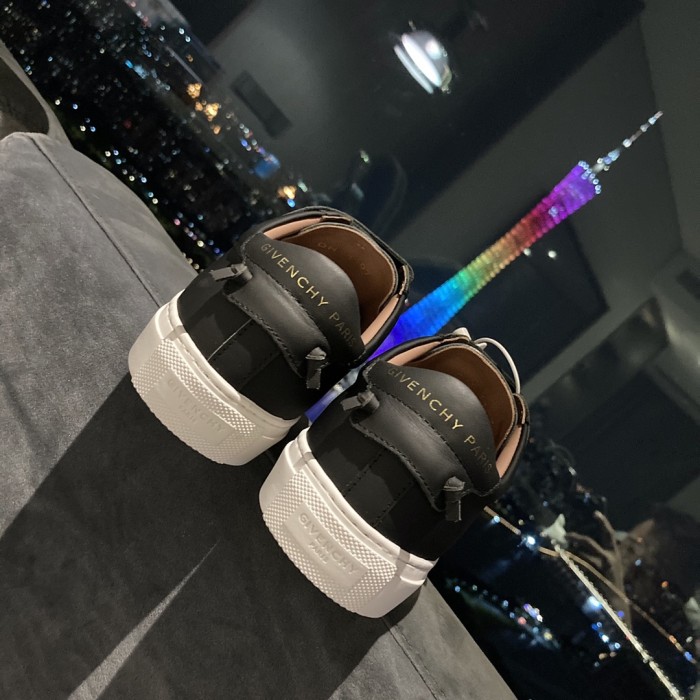 GIVENCHY 011 Casual shoes XM 013