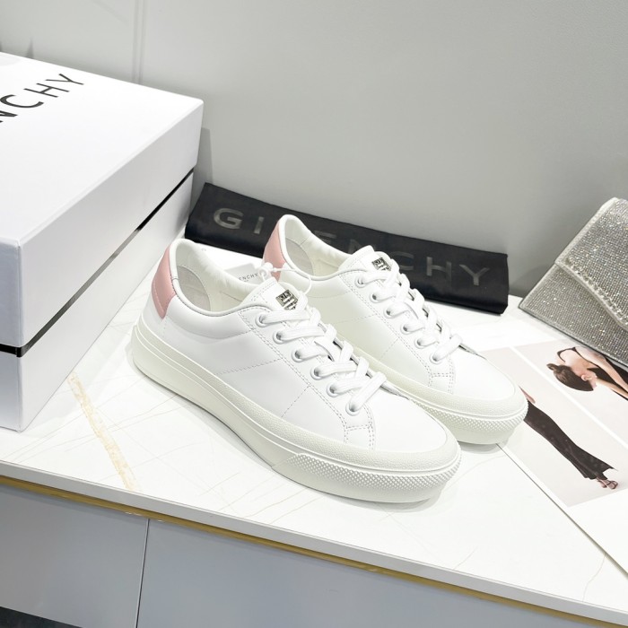 GIVENCHY 007 Casual shoes XM 003