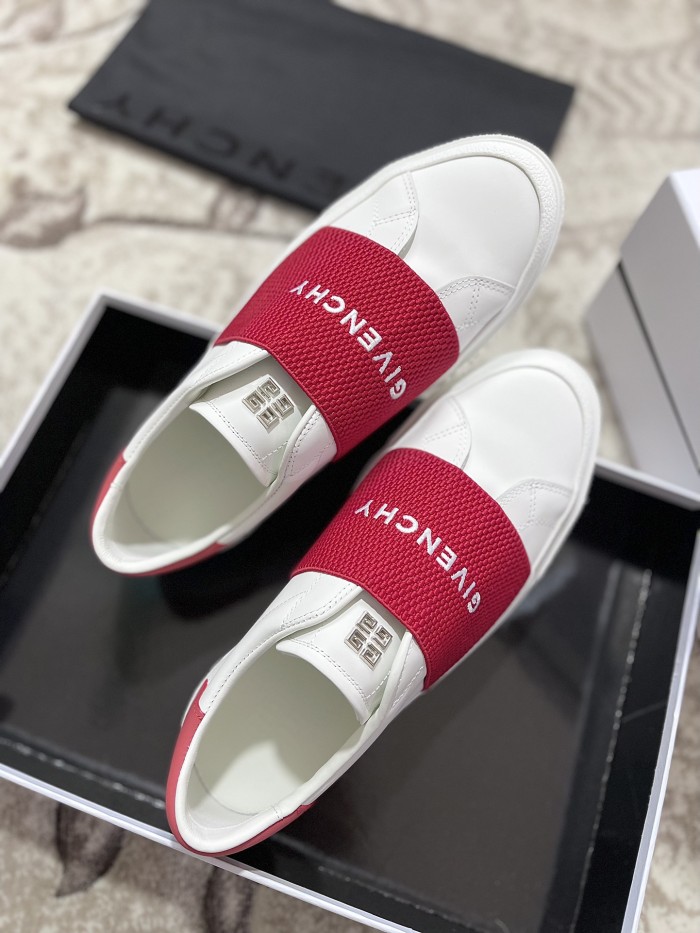 GIVENCHY 002 Casual shoes XM 003 01
