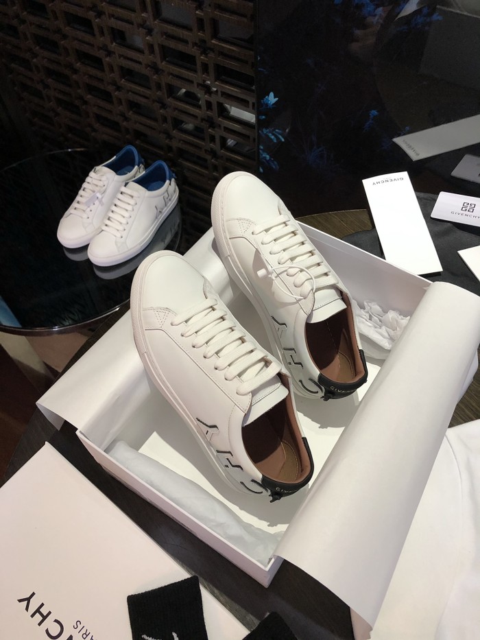GIVENCHY 009 Casual shoes XM 013
