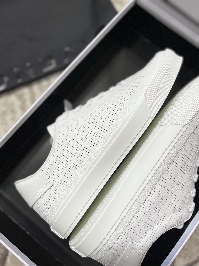 GIVENCHY 003 Casual shoes XM 003