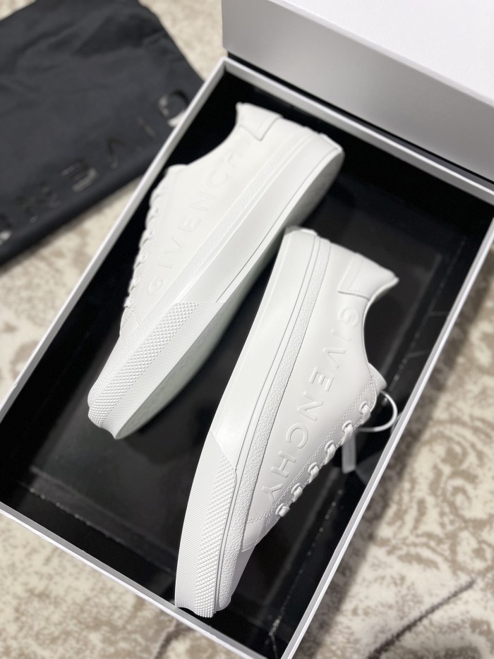 GIVENCHY 001 Casual shoes XM 023