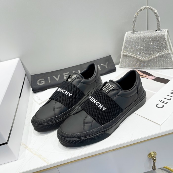 GIVENCHY 002 Casual shoes XM 003 02