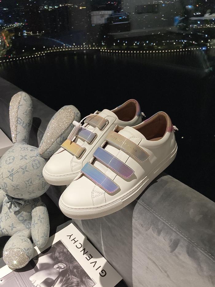 GIVENCHY 011 Casual shoes XM 013