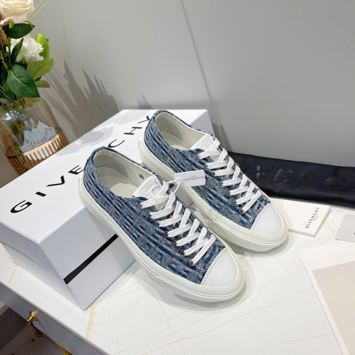 GIVENCHY 006 Casual shoes XM 003
