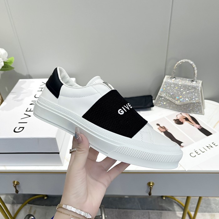 GIVENCHY 002 Casual shoes XM 003 02