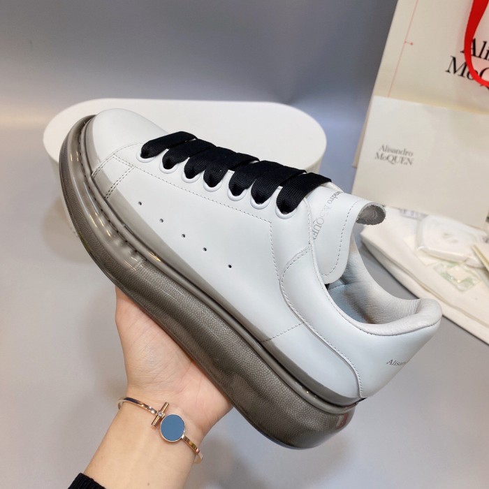 Alexander McQUEEN 001 Casual shoes XM 063