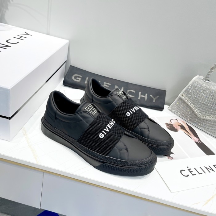 GIVENCHY 002 Casual shoes XM 003 02