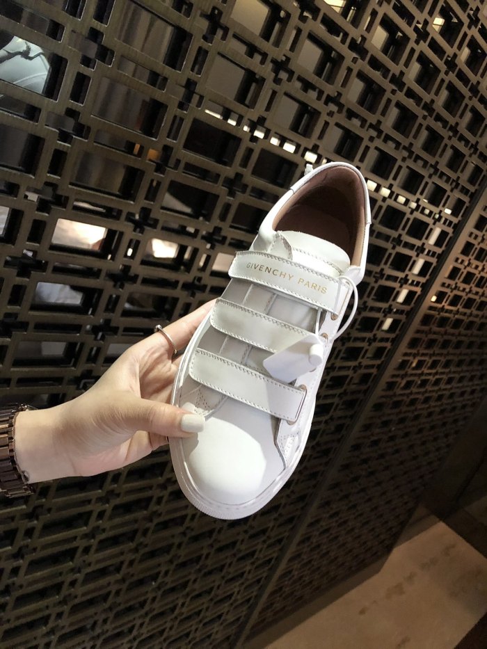 GIVENCHY 011 Casual shoes XM 013