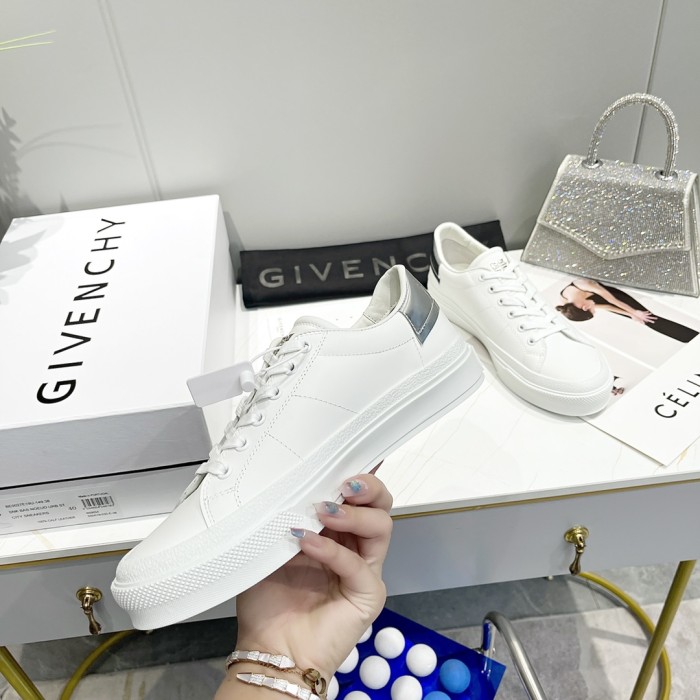 GIVENCHY 007 Casual shoes XM 003