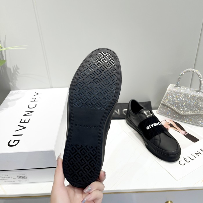 GIVENCHY 002 Casual shoes XM 003 02