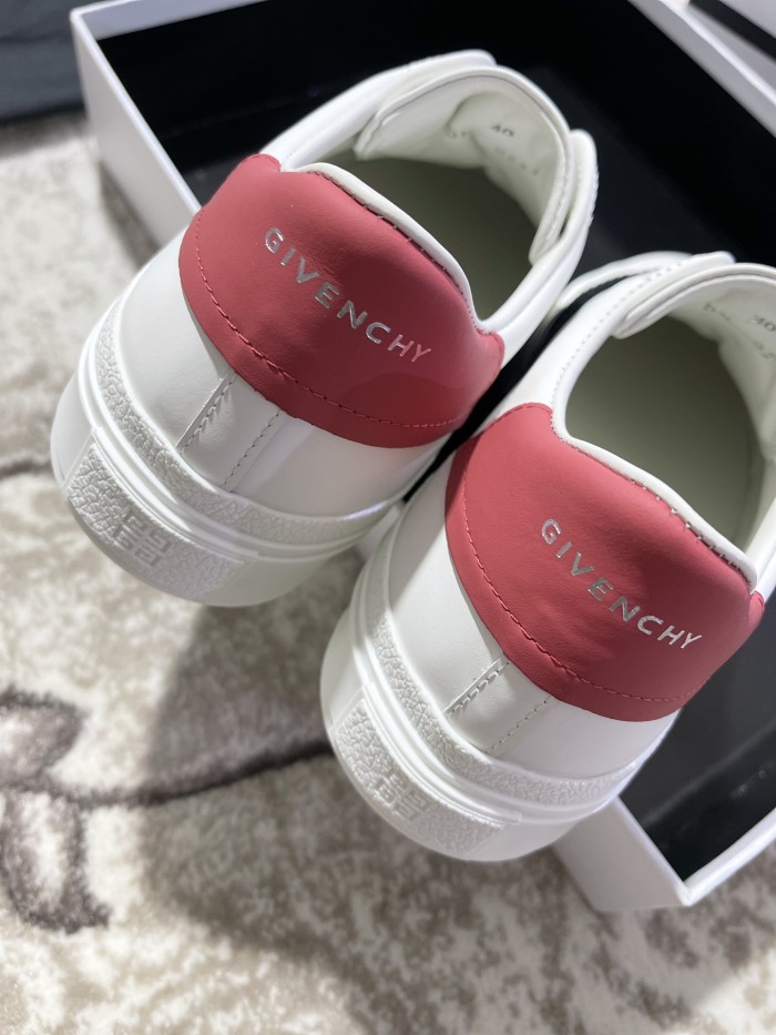 GIVENCHY 002 Casual shoes XM 003 01