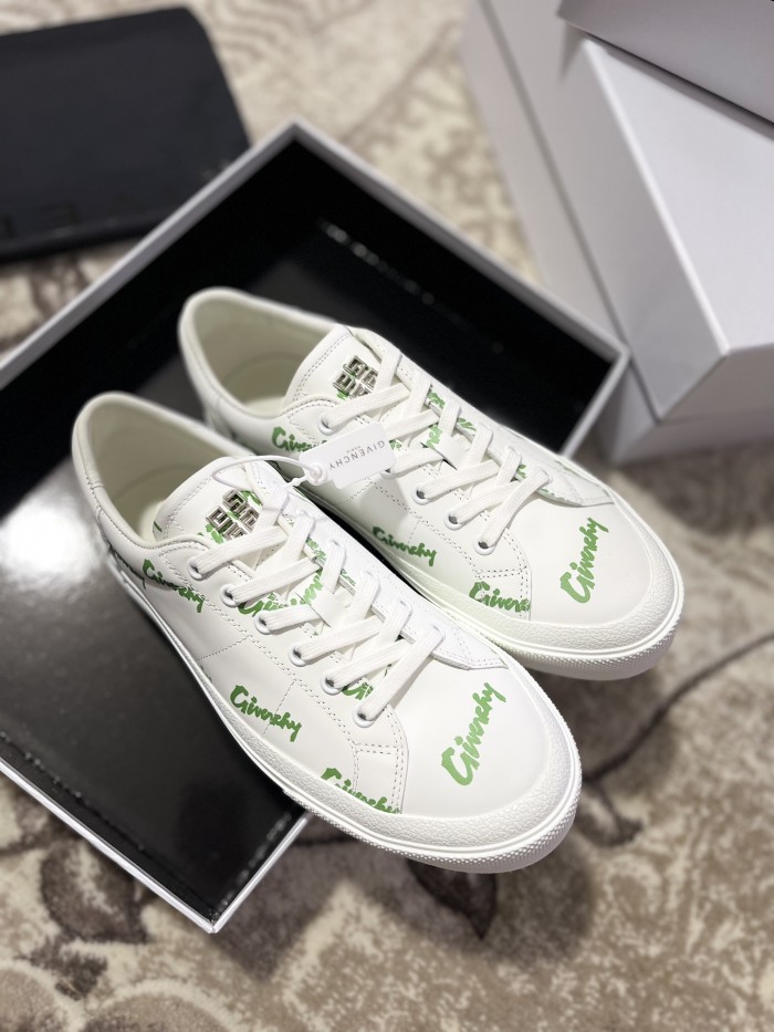 GIVENCHY 001 Casual shoes XM 023
