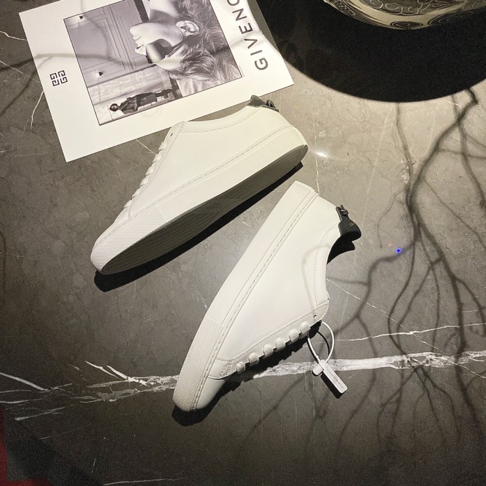 GIVENCHY 008 Casual shoes XM 092