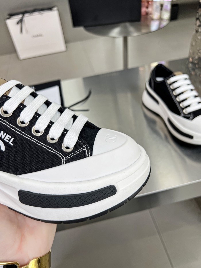 Chanel 004 Casual shoes XM 042