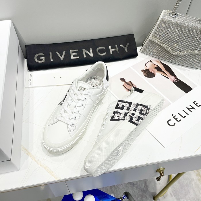 GIVENCHY 005 Casual shoes XM 023