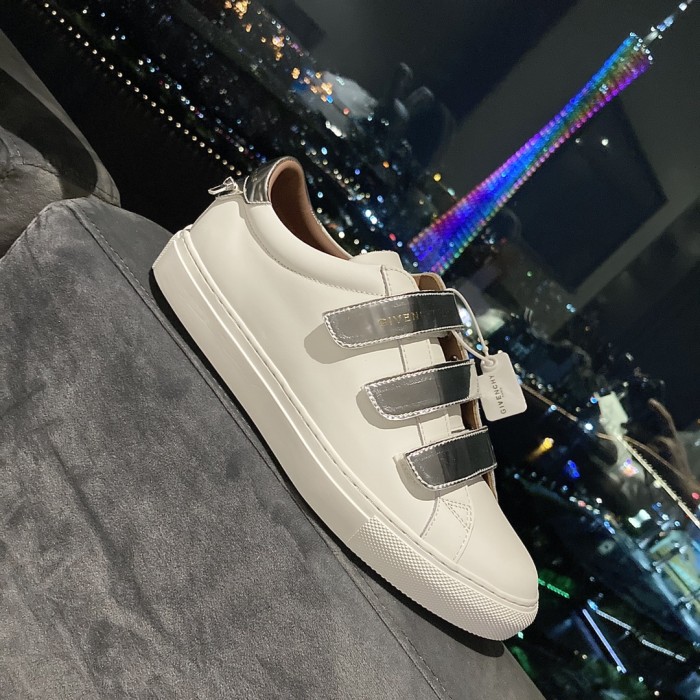 GIVENCHY 011 Casual shoes XM 013