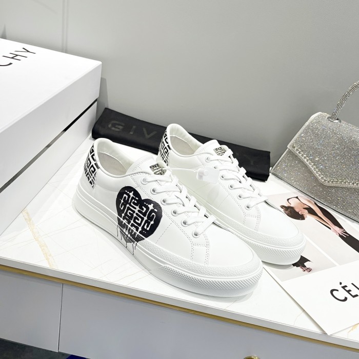 GIVENCHY 004 Casual shoes XM 023