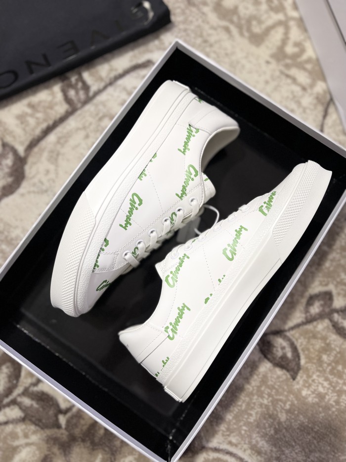 GIVENCHY 001 Casual shoes XM 023