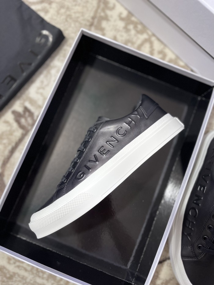 GIVENCHY 001 Casual shoes XM 023