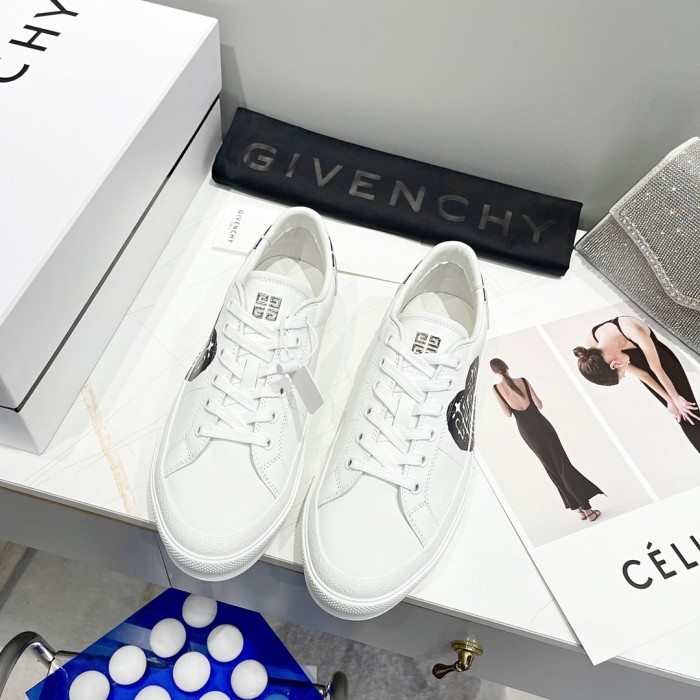 GIVENCHY 004 Casual shoes XM 023