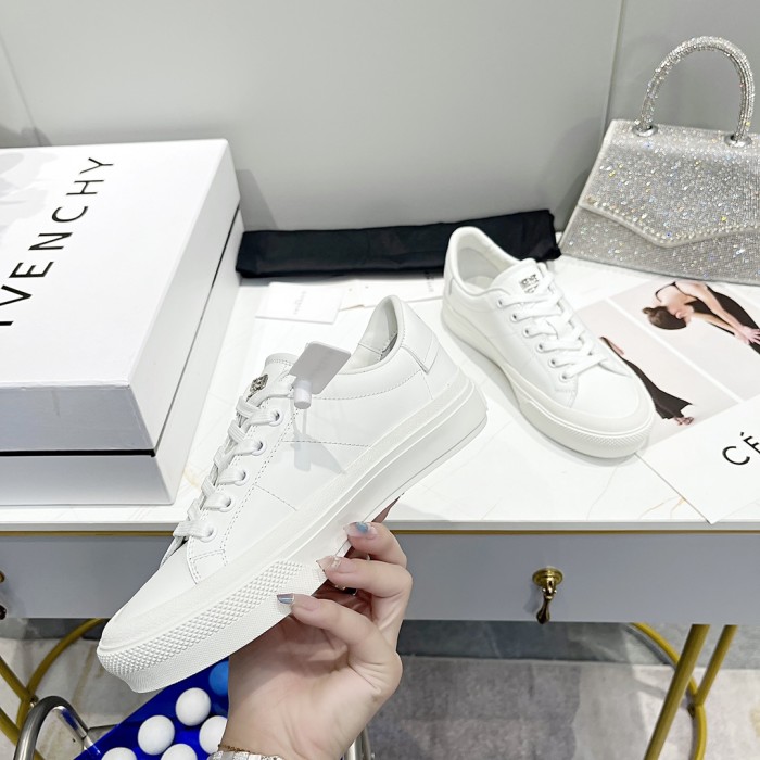 GIVENCHY 005 Casual shoes XM 023