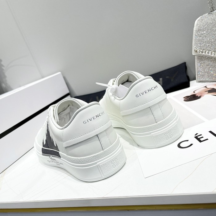 GIVENCHY 004 Casual shoes XM 023