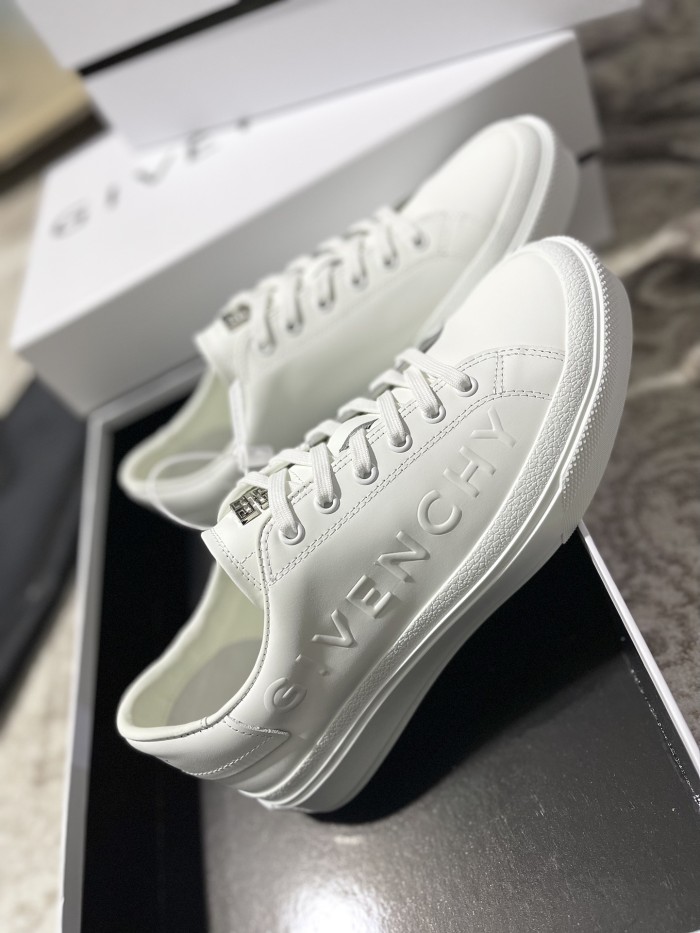 GIVENCHY 001 Casual shoes XM 023