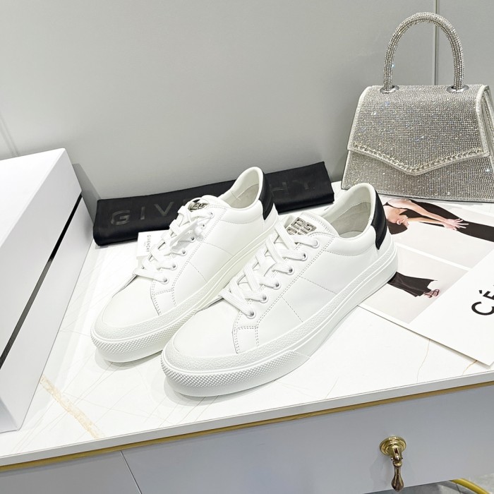 GIVENCHY 007 Casual shoes XM 003