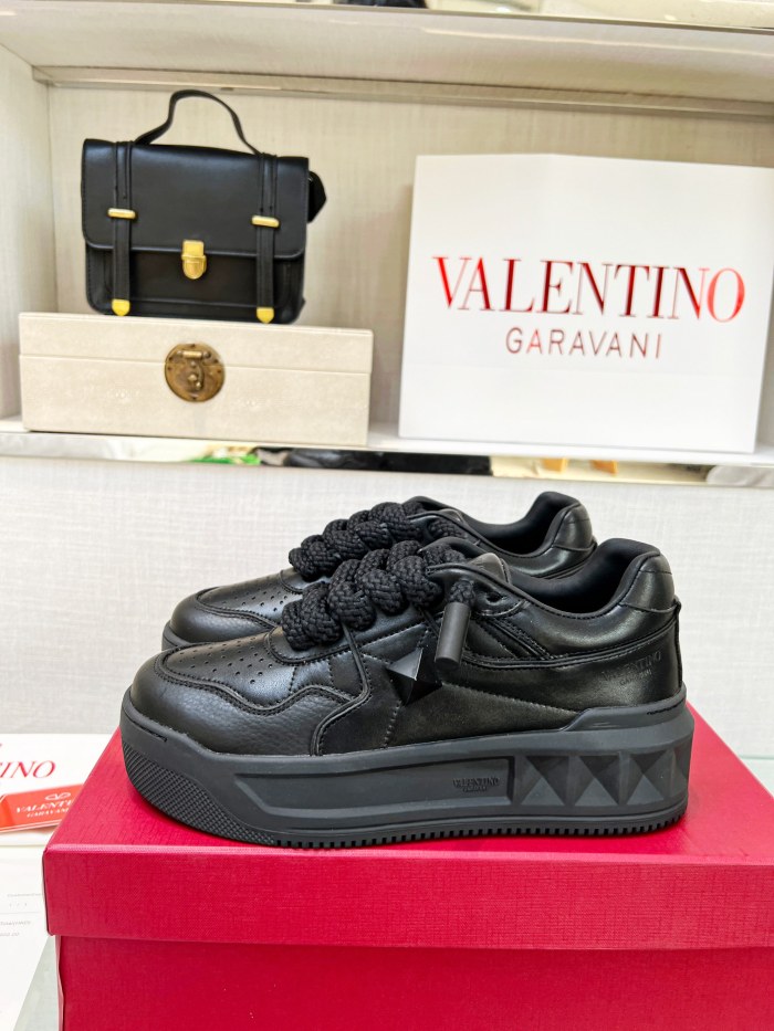 Valentino 002 Casual shoes XM 033