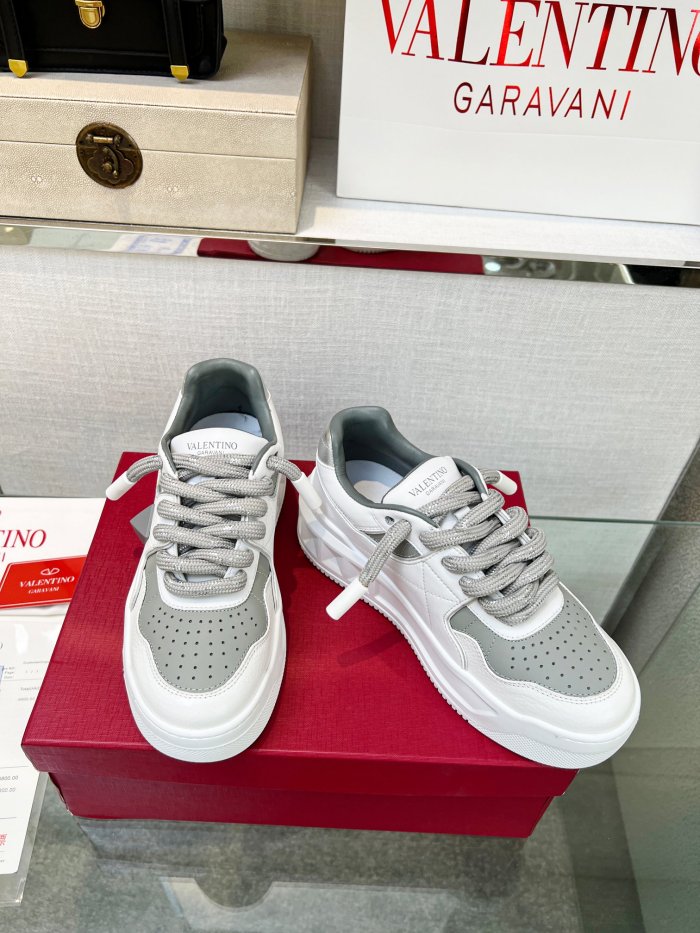 Valentino 002 Casual shoes XM 033