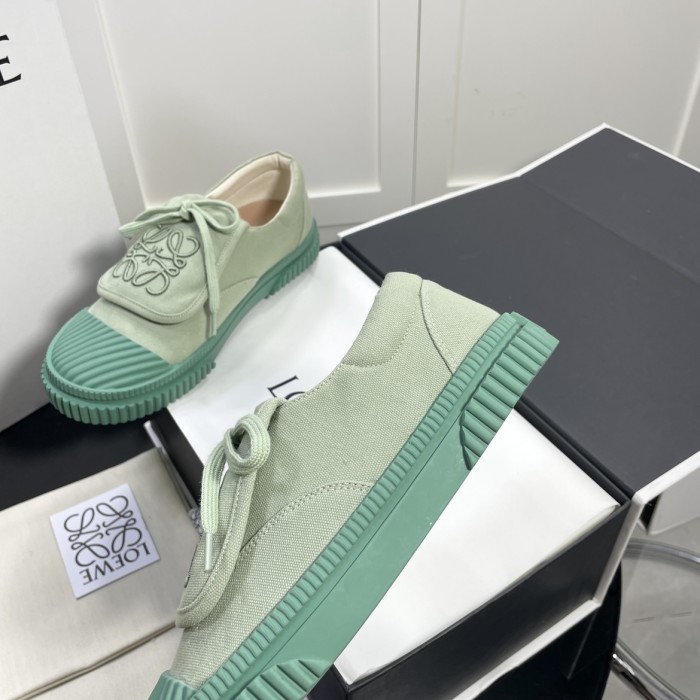 LOEWE 001 Casual shoes XM 032